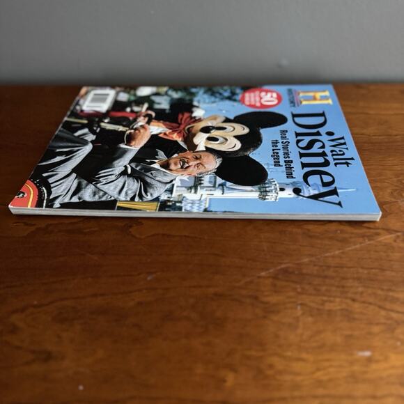 History Magazine Walt Disney 50 Years of Disney World Collectors Edition‎ 2022 - Picture 6 of 9